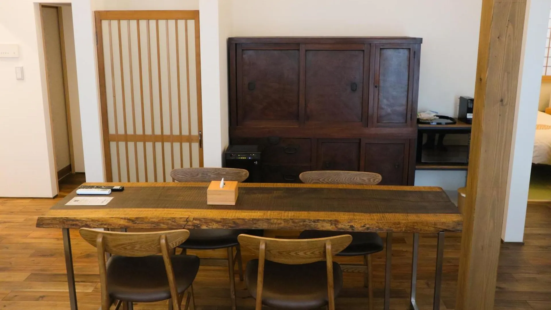 Ito Ryokan Tokio 2*,  Japón